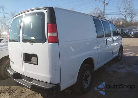 2012 Chevrolet Express 2500 Work Van z USA, uszkodzony, nr VIN 1GCWGFBAXC1105089